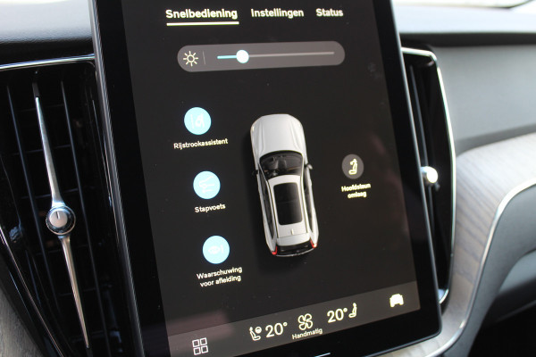 Volvo XC60 2.0 T6 Plug-in hybrid AWD Plus Dark | Luchtvering | Head-Up | Trekhaak | 360 Camera