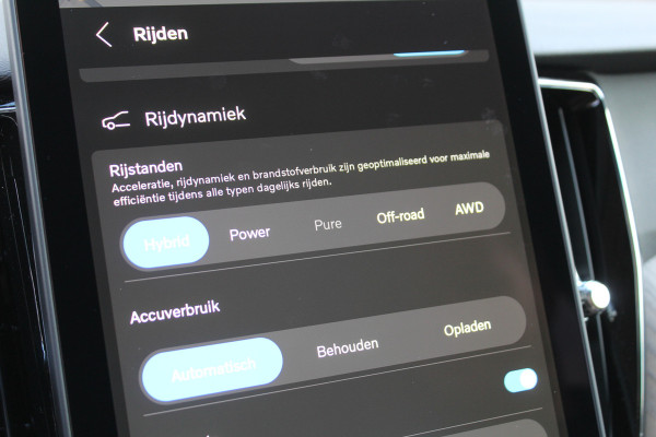 Volvo XC60 2.0 T6 Plug-in hybrid AWD Plus Dark | Luchtvering | Head-Up | Trekhaak | 360 Camera