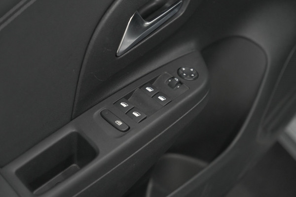 Opel Corsa Turbo 100 Level 3 | Stoelverwarming | Navigatie | Parkeersensoren | Apple Carplay
