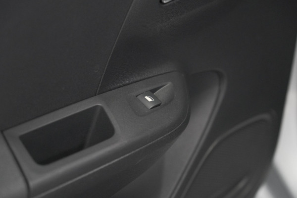 Opel Corsa Turbo 100 Level 3 | Stoelverwarming | Navigatie | Parkeersensoren | Apple Carplay
