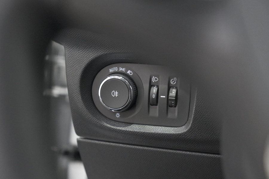 Opel Corsa Turbo 100 Level 3 | Stoelverwarming | Navigatie | Parkeersensoren | Apple Carplay