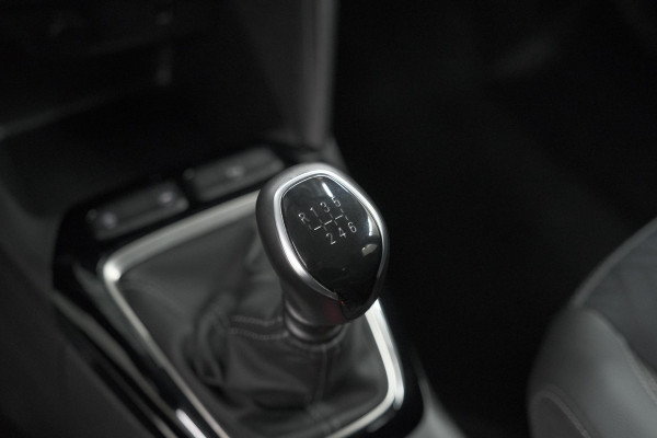 Opel Corsa Turbo 100 Level 3 | Stoelverwarming | Navigatie | Parkeersensoren | Apple Carplay