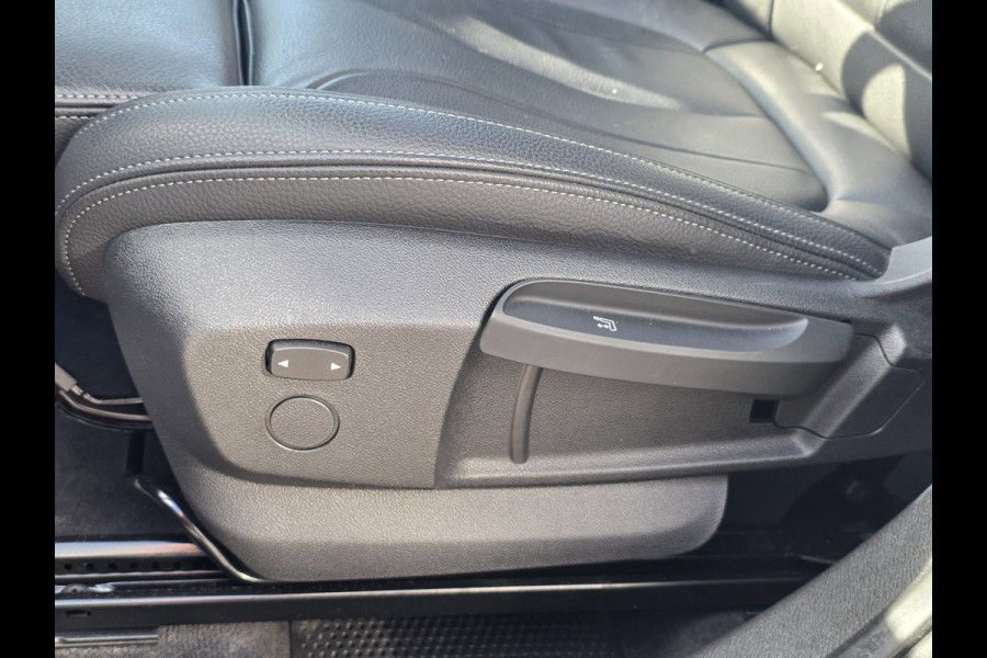 BMW X1 SDrive20i Business Edition Plus | PANO | LEDER | TREKHAAK | NAP | 1E EIGENAAR