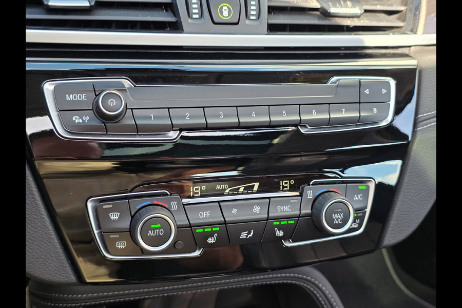 BMW X1 SDrive20i Business Edition Plus | PANO | LEDER | TREKHAAK | NAP | 1E EIGENAAR