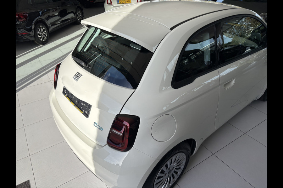 Fiat 500 Icon 42 kWh Airco - Apple carplay - Bluetooth - Cruise control - Keyless start - Navigatie - Licht metalen velgen 16 inch - Draadloze telefoonoplader - Elektrische ramen voor - Led verlichting - Stuur multifunctioneel - Stuur leder - Centrale vergrendeling met afstandsbediening