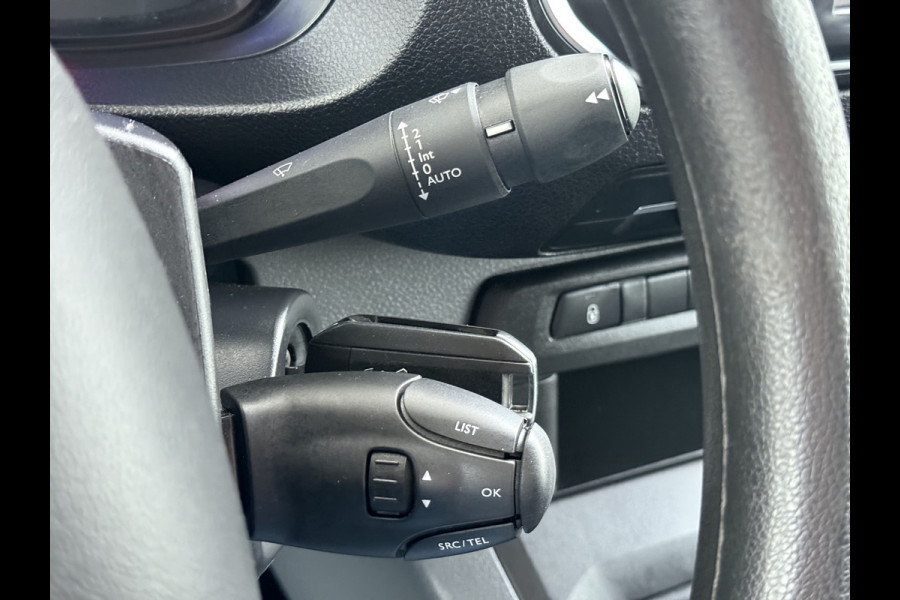 Peugeot Expert 2.0HDI 123PK Imperiaal 3-Persoons Trekhaak Airco Apple Carplay Android Auto Navi* Bluetooth Pdc Cruise Control Regen-Lichtsensor Schuifdeur Betonplex Vloer Wandbetimmering 2.500KG Trekgewicht 1e Eigenaar Originele Nederlandse Auto