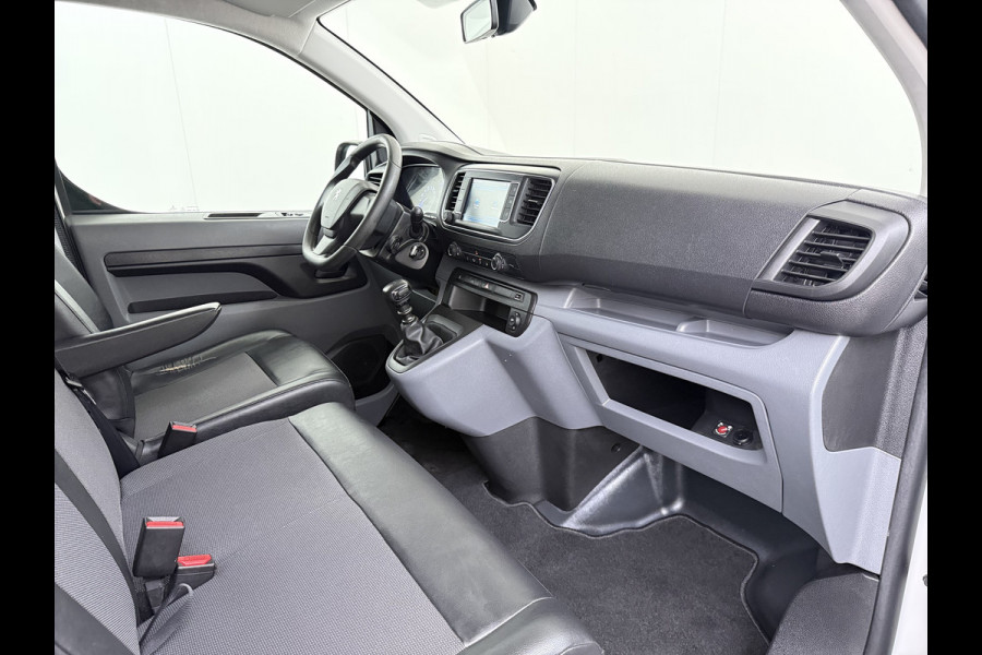 Peugeot Expert 2.0HDI 123PK Imperiaal 3-Persoons Trekhaak Airco Apple Carplay Android Auto Navi* Bluetooth Pdc Cruise Control Regen-Lichtsensor Schuifdeur Betonplex Vloer Wandbetimmering 2.500KG Trekgewicht 1e Eigenaar Originele Nederlandse Auto
