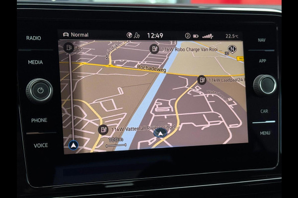 Volkswagen T-Roc 1.5 TSI R-Line 3 X R-Line DSG-7| IQ-Lights | Camera | Parksens |Keyless | Carplay | Black Pakket |