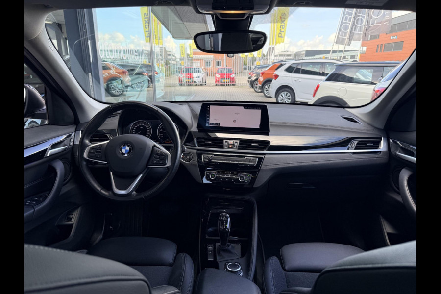 BMW X1 sDrive20i High Executive M-PAKKET | CARPLAY | CAMERA | LED