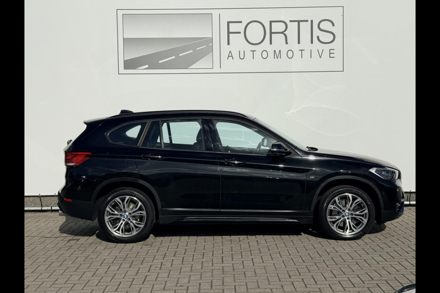 BMW X1 sDrive20i High Executive M-PAKKET | CARPLAY | CAMERA | LED