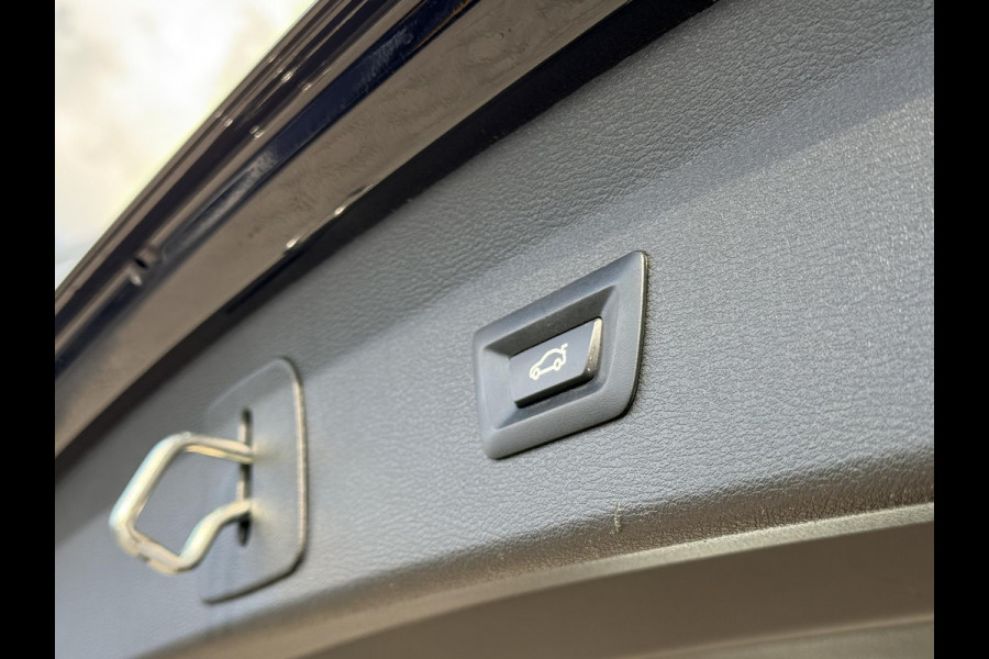 BMW X1 sDrive20i High Executive M-PAKKET | CARPLAY | CAMERA | LED