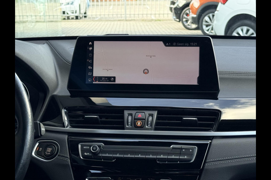 BMW X1 sDrive20i High Executive M-PAKKET | CARPLAY | CAMERA | LED