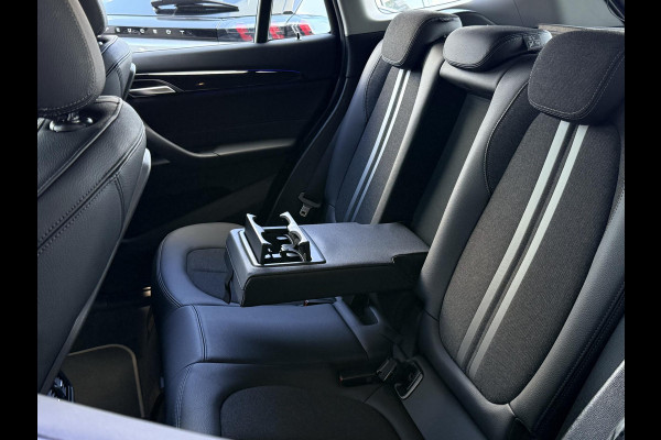 BMW X1 sDrive20i High Executive M-PAKKET | CARPLAY | CAMERA | LED