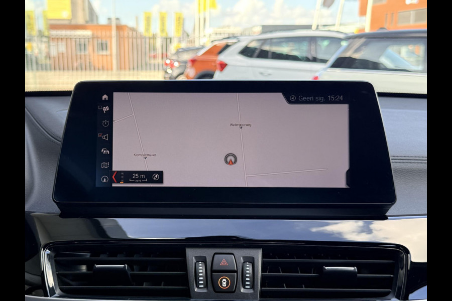 BMW X1 sDrive20i High Executive M-PAKKET | CARPLAY | CAMERA | LED