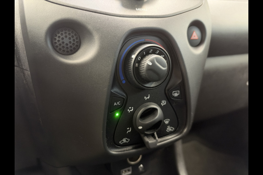 Toyota Aygo 1.0 VVT-i x-fun Airco Bluetooth NAP!