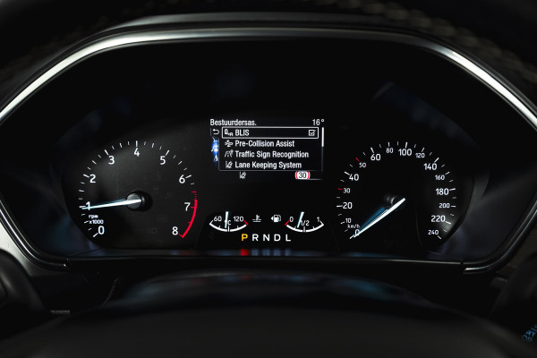 Ford FOCUS Wagon 1.5 EcoBoost 150 PK Vignale - Automaat | Adapt. Cruise | Winterpakket | PDC | Camera | NAV + App. Connect | ECC | DAB | Elk. Klep | LM 18" |