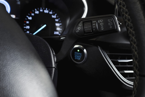 Ford FOCUS Wagon 1.5 EcoBoost 150 PK Vignale - Automaat | Adapt. Cruise | Winterpakket | PDC | Camera | NAV + App. Connect | ECC | DAB | Elk. Klep | LM 18" |
