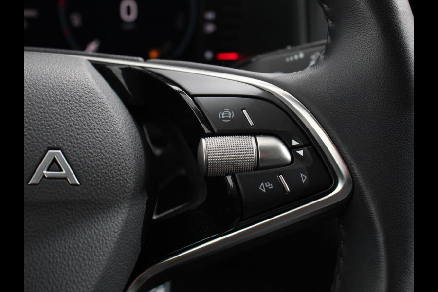 Škoda Karoq 1.5 TSI 150pk DSG ACT Selection Navigatie Apple Carplay/Android Auto Camera Parkeer sensoren Adaptieve Cruise Control Lichtmetalen Velgen Digitale Cockpit