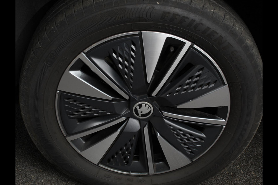 Škoda Karoq 1.5 TSI 150pk DSG ACT Selection Navigatie Apple Carplay/Android Auto Camera Parkeer sensoren Adaptieve Cruise Control Lichtmetalen Velgen Digitale Cockpit