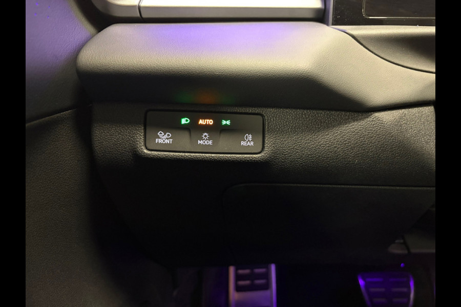 Volkswagen T-Roc 1.5 eTsi R-Line First Edition*Winterpakket*Camera*IQ-Light*