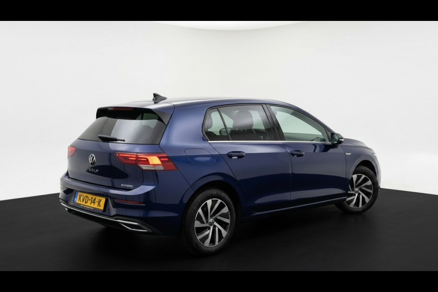 Volkswagen Golf 1.4 TSI eHybrid 204PK DSG STYLE ALCANTARA/NAVI/CARPLAY