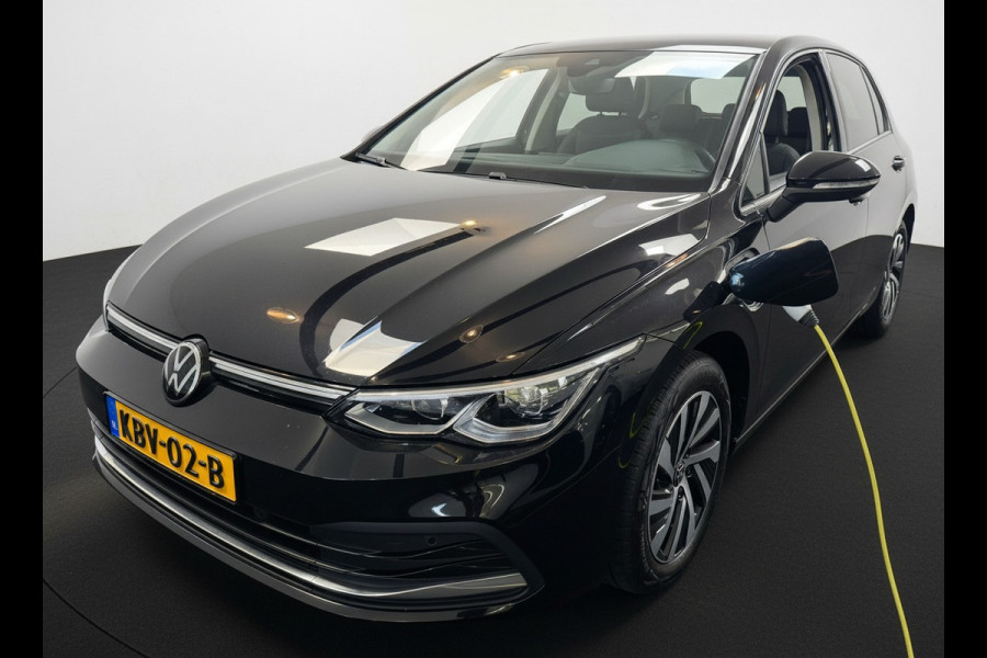 Volkswagen Golf 1.4 TSI 204PK eHybrid PHEV DSG STYLE CAMERA/CARPLAY/SFEERVERL.