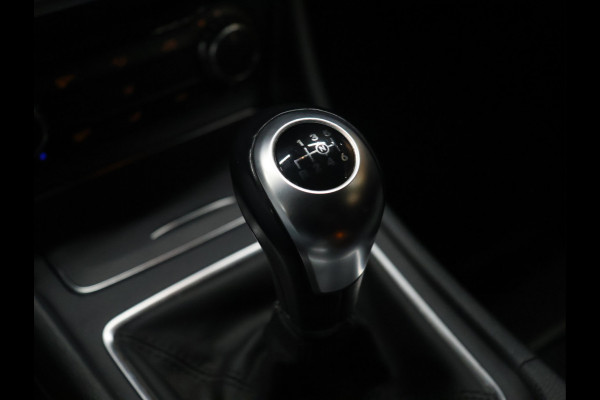 Mercedes-Benz A-Klasse 160 Ambition [CRUISE CONTROL, PDC V+A, STUURWIEL MULTIFUNCTIONEEL, CLIMATE CONTROL, LED, GARMIN MAP PILOT, SPORTSTOELEN, REGENSENSOR, NIEUWSTAAT]