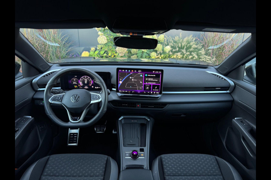 Volkswagen T-Roc 1.5 eTsi 3x R-Line M26 NAVI|LEDER|IQ LIGHT|LED|CAMERA