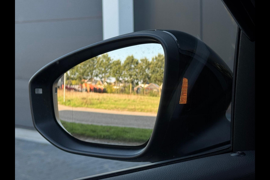Volkswagen T-Roc 1.5 eTsi 3x R-Line M26 NAVI|LEDER|IQ LIGHT|LED|CAMERA