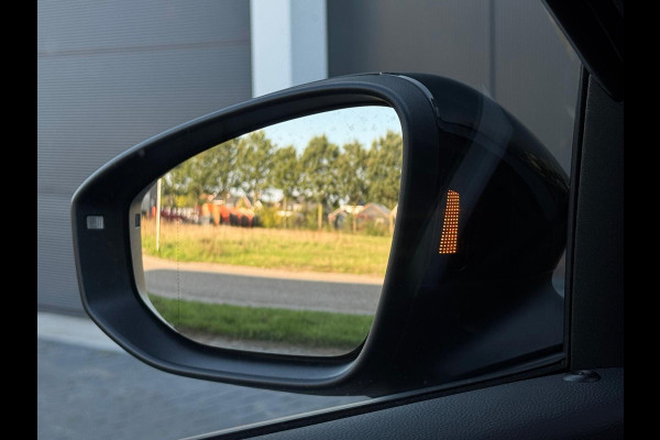 Volkswagen T-Roc 1.5 eTsi 3x R-Line M26 NAVI|LEDER|IQ LIGHT|LED|CAMERA