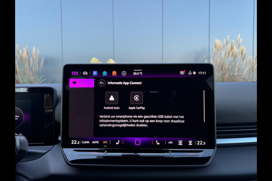 Volkswagen T-Roc 1.5 eTsi 3x R-Line M26 NAVI|LEDER|IQ LIGHT|LED|CAMERA