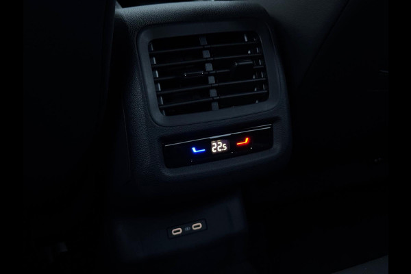 Volkswagen T-Roc 1.5 eTsi 3x R-Line M26 NAVI|LEDER|IQ LIGHT|LED|CAMERA