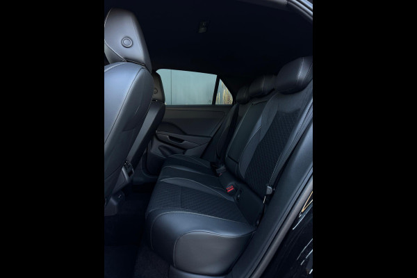 Volkswagen T-Roc 1.5 eTsi 3x R-Line M26 NAVI|LEDER|IQ LIGHT|LED|CAMERA