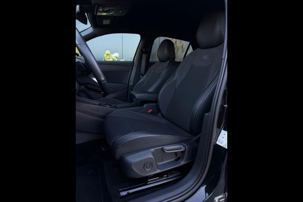 Volkswagen T-Roc 1.5 eTsi 3x R-Line M26 NAVI|LEDER|IQ LIGHT|LED|CAMERA
