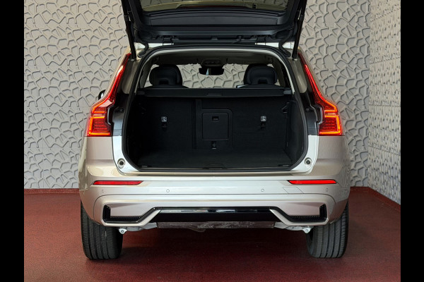 Volvo XC60 2.0 T8 455PK AWD PLUS DARK NIEUWE AUTO HARMAN KARDON 360.CAM STOEL/STUUR VERW LEER
