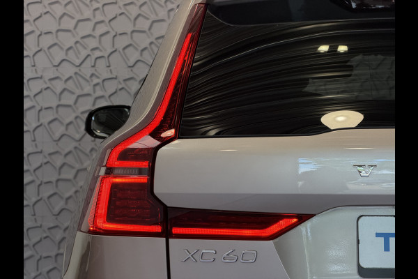 Volvo XC60 2.0 T8 455PK AWD PLUS DARK NIEUWE AUTO HARMAN KARDON 360.CAM STOEL/STUUR VERW LEER