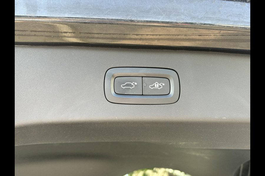 Lynk & Co 01 1.5 APPLE CARPLAY/ANDROID AUTO | PANORAMADAK | ELEKTRISCHE ACHTERKLEP | STOEL VERWARMING | MEMORY SEATS |