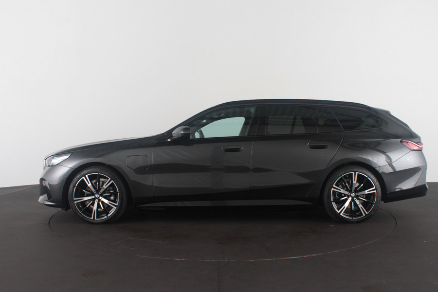 BMW 5 Serie Touring 530e xDrive M Sport > Trekhaak/20inch/Head-up/Shadow-Line/360 camera/H&K