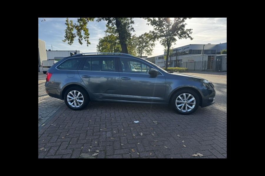 Škoda Octavia Combi 1.6 TDI Greentech Ambition Automaat Airco/ECC,Navigatie EXPORT PRIJS