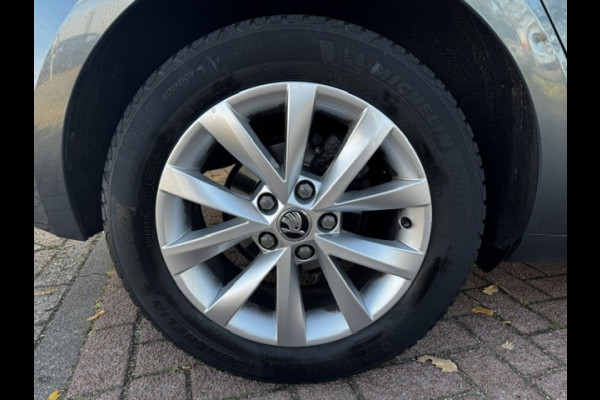 Škoda Octavia Combi 1.6 TDI Greentech Ambition Automaat Airco/ECC,Navigatie EXPORT PRIJS