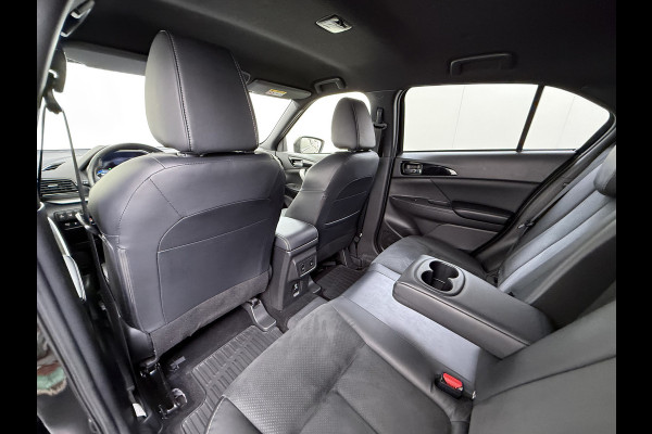 Mitsubishi Eclipse Cross 2.4I 188PK AUT. PHEV Hybride 360°Camera Adap.Cruise Stoel+Stuurverwarming Apple Carplay/Android Auto Navi Ecc Pdc Executive Lane Assist Privacy Glas Led Lmv Voicecontrol Regen-Lichtsensor Isofix Dodehoekdetectie 1.500KG Trekgewicht 1e Eigenaar Origineel Nederlandse Auto