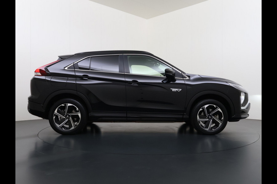 Mitsubishi Eclipse Cross 2.4I 188PK AUT. PHEV Hybride 360°Camera Adap.Cruise Stoel+Stuurverwarming Apple Carplay/Android Auto Navi Ecc Pdc Executive Lane Assist Privacy Glas Led Lmv Voicecontrol Regen-Lichtsensor Isofix Dodehoekdetectie 1.500KG Trekgewicht 1e Eigenaar Origineel Nederlandse Auto