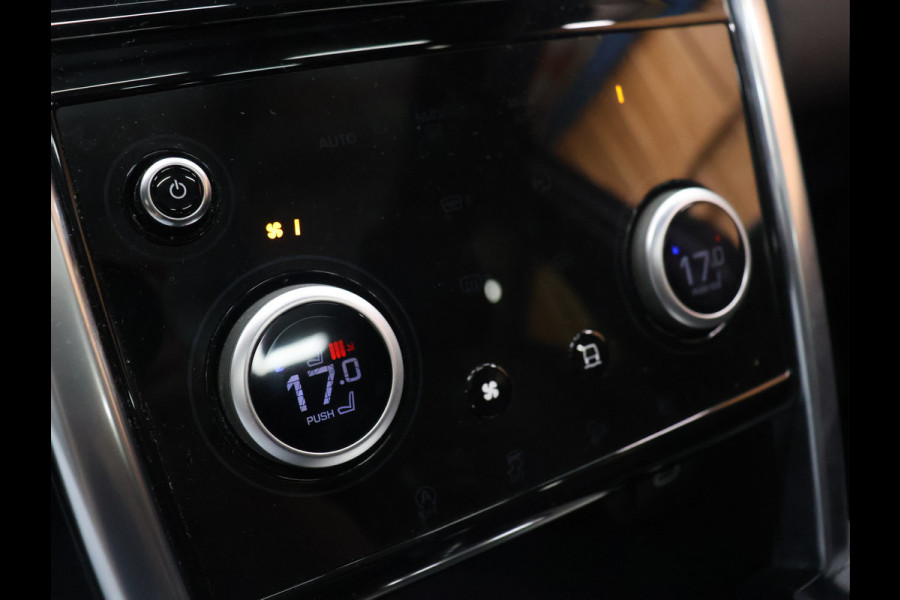Land Rover Discovery Sport P300e 1.5 R-Dynamic HSE [PANORAMADAK, TREKHAAK, APPLE CARPLAY, ANDROID, CRUISE CONTROL, MERIDIAN SOUND SYSTEM, CAMERA, PDC V+A, LEDER, LED, NAVIGATIE, BLUETOOTH, CLIMATE CONTROL, ELEKTRISCHE ACHTERKLEP NIEUWSTAAT]