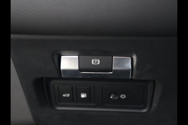 Land Rover Discovery Sport P300e 1.5 R-Dynamic HSE [PANORAMADAK, TREKHAAK, APPLE CARPLAY, ANDROID, CRUISE CONTROL, MERIDIAN SOUND SYSTEM, CAMERA, PDC V+A, LEDER, LED, NAVIGATIE, BLUETOOTH, CLIMATE CONTROL, ELEKTRISCHE ACHTERKLEP NIEUWSTAAT]