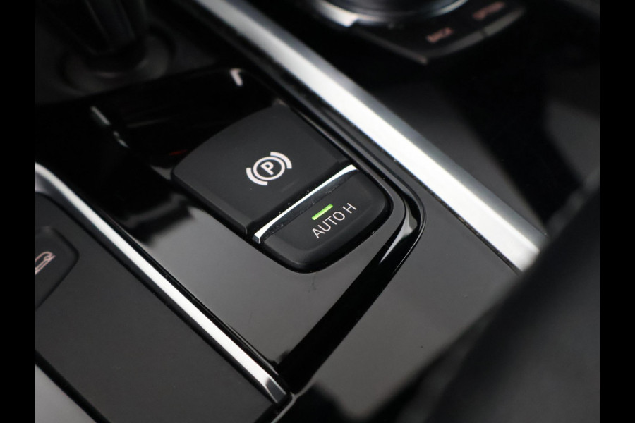 BMW X3 xDrive20i 184 PK M-SPORT H.E. EDITION + HEAD-UP | SFEERVERL. | CARPLAY | LEDER | CAMERA | 19 INCH