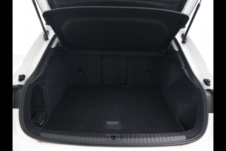 Audi Q3 Sportback 45 TFSI E EDITION 245 PK PLUG-IN + VIRTUAL COCKPIT | STOELVERWARMING