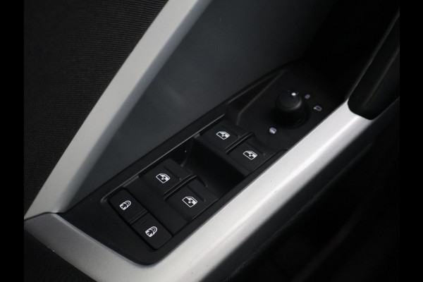 Audi Q3 Sportback 45 TFSI E EDITION 245 PK PLUG-IN + VIRTUAL COCKPIT | STOELVERWARMING
