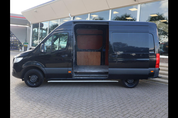 Mercedes-Benz Sprinter 319 3.0 CDI V6 190 PK AUT. L2H2 + 2 SCHUIFDEUREN | 3500 KG TREKHAAK | BREEDBEELD MBUX NAVIGATIE