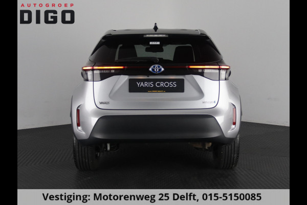 Toyota Yaris Cross 1.5 HYBRID DYNAMIC BITONE SILVERLINE GARANTIE 2035 NAVIGATIE . STUUR EN STOEL VERWARMING . ADAPTIEVE CRUICE CONTROL .