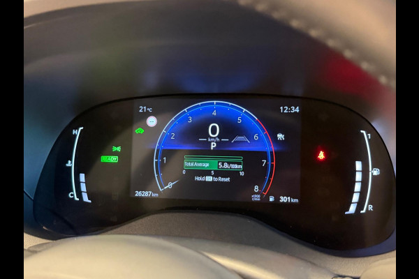 Toyota Yaris Cross 1.5 HYBRID DYNAMIC BITONE SILVERLINE GARANTIE 2035 NAVIGATIE . STUUR EN STOEL VERWARMING . ADAPTIEVE CRUICE CONTROL .